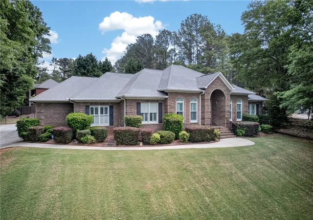 Photo 2 of Single family home for sale at 106 Newington Cir, Anderson, SC 29621 | MLS# 20300308 | Listing updated on 2026-07-29