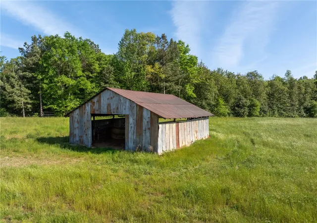 Photo 3 of House for sale at 1254 Stribling Shls Rd, Walhalla, SC 29691 | MLS# 20300340 | Listing updated on 2026-04-22