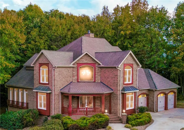 Photo 3 of Sale Pending at 112 Limelight Dr, Anderson, SC 29621 | MLS# 20300291 | Listing updated on 2026-07-31