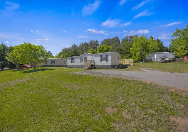 Homes for sale in Six Mile, SC | 375 Griggs Rd, Six Mile, SC 29682 | MLS# 20300410