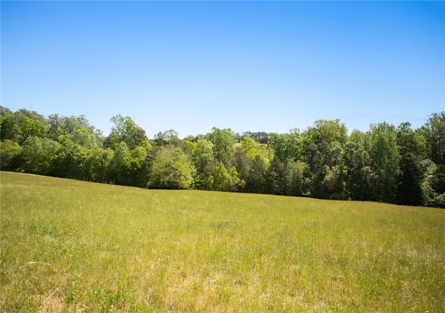 Photo 3 of House for sale at 249 Farmers Hl Rd, Liberty, SC 29657 | MLS# 20300455 | Listing updated on 2026-08-21