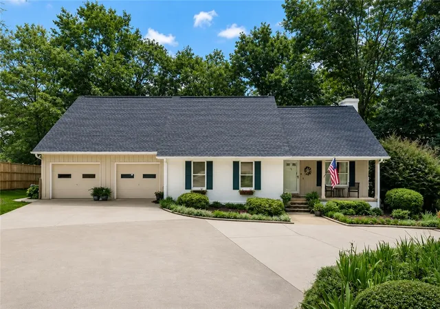 Photo 1 of Single family home for sale at 317 Wham Rd, Anderson, SC 29625 | MLS# 20300332 | Listing updated on 2026-10-07