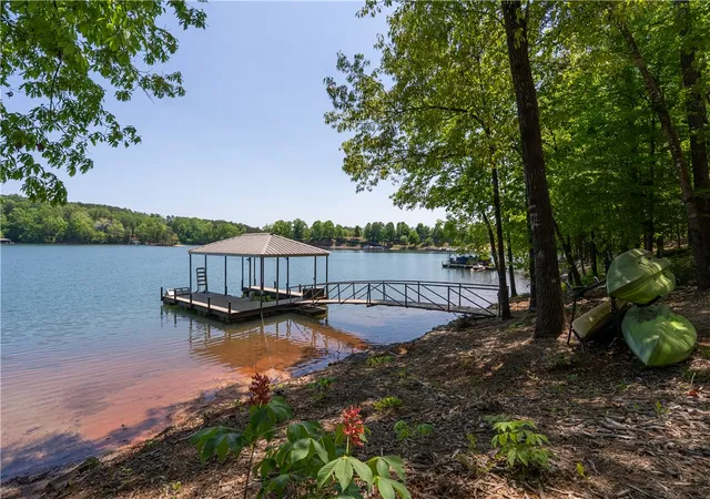 Photo 2 of Single family home for sale at 525 Peninsula Rd, West Union, SC 29696 | MLS# 20300526 | Listing updated on 2026-07-22