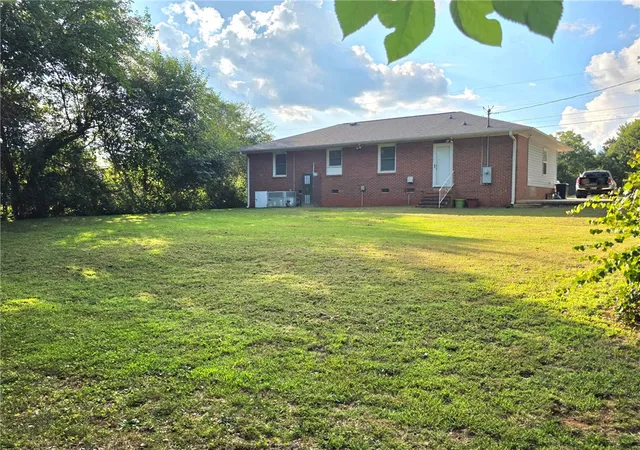 Photo 3 of Single family home for sale at 103 Elm Ave, Anderson, SC 29625 | MLS# 20300595 | Listing updated on 2026-09-21