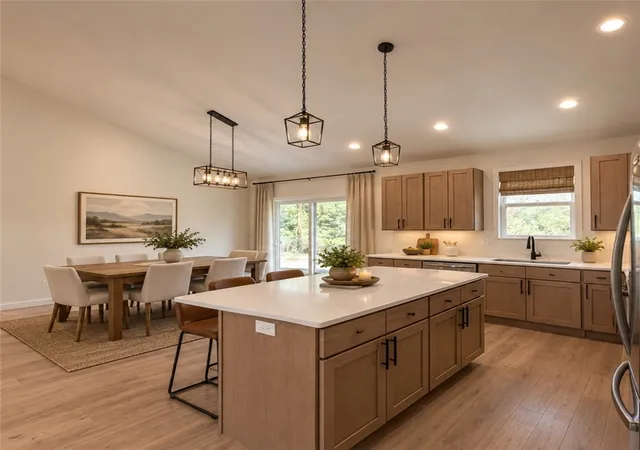Photo 4 of Single family home for sale at 1427 E Calhoun St, Anderson, SC 29621 | MLS# 20300629 | Listing updated on 2026-10-19