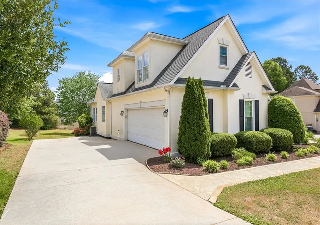 Photo 2 of Sale Pending at 110 Garden Gate Dr, Anderson, SC 29621 | MLS# 20300723 | Listing updated on 2026-08-02