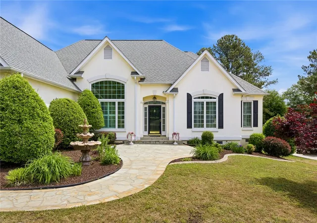 Photo 3 of Sale Pending at 110 Garden Gate Dr, Anderson, SC 29621 | MLS# 20300723 | Listing updated on 2026-08-02