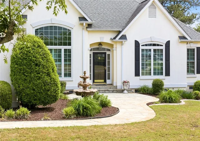 Photo 3 of Sale Pending at 110 Garden Gate Dr, Anderson, SC 29621 | MLS# 20300723 | Listing updated on 2026-08-02