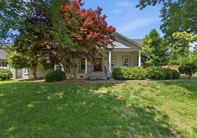 Photo 1 of Single family home for sale at 212 Watersedge Dr, Boiling Springs, SC 29316 | MLS# 20300657 | Listing updated on 2026-09-14