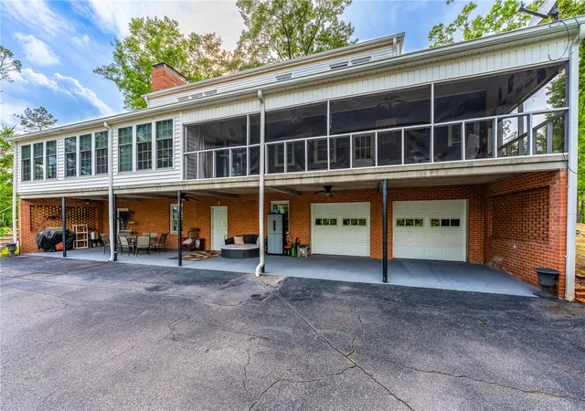 2nd image of 104 Knollwood Dr, Seneca, SC 29672 | MLS# 20300670
