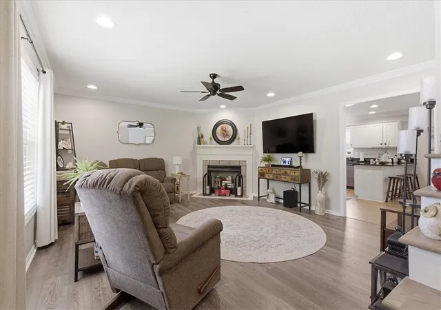 Photo 3 of Single family home for sale at 166 Amberwood Dr, Anderson, SC 29621 | MLS# 20300945 | Listing updated on 2026-07-24