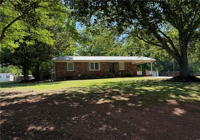 Homes for sale in Williamston, SC | 219 Lufkin Dr, Williamston, SC 29697 | MLS# 20300952