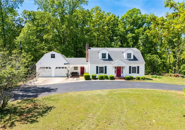 Photo 1 of Single family home for sale at 1211 Manse Jolly Rd, Anderson, SC 29621 | MLS# 20300988 | Listing updated on 2026-05-06