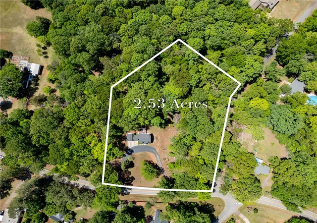 Photo 3 of Single family home for sale at 1211 Manse Jolly Rd, Anderson, SC 29621 | MLS# 20300988 | Listing updated on 2026-05-06