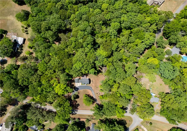 Photo 4 of Single family home for sale at 1211 Manse Jolly Rd, Anderson, SC 29621 | MLS# 20300988 | Listing updated on 2026-05-06