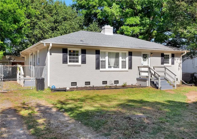 Photo 2 of Single family home for sale at 111 Avondale Rd, Anderson, SC 29624 | MLS# 20300931 | Listing updated on 2026-07-19
