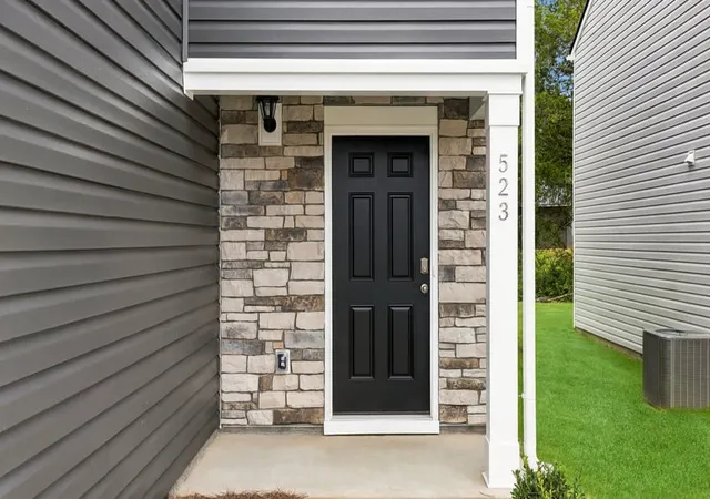 Photo 3 of Single family home for sale at 523 Whitewater Ridge, Seneca, SC 29678 | MLS# 20301018 | Listing updated on 2026-10-07