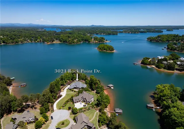 Photo 2 of Single family home for sale at 3021 Rock Point Dr, Seneca, SC 29672 | MLS# 20300243 | Listing updated on 2026-08-20
