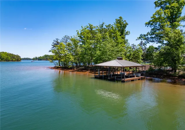 Photo 3 of Single family home for sale at 3021 Rock Point Dr, Seneca, SC 29672 | MLS# 20300243 | Listing updated on 2026-08-20