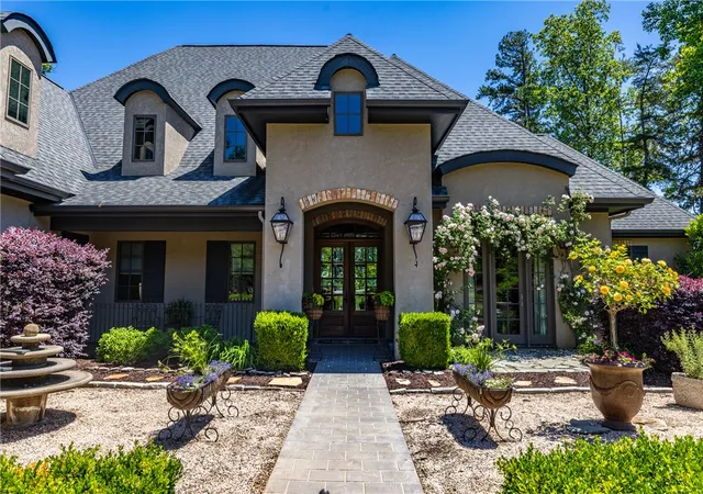 Photo 4 of Single family home for sale at 3021 Rock Point Dr, Seneca, SC 29672 | MLS# 20300243 | Listing updated on 2026-08-20