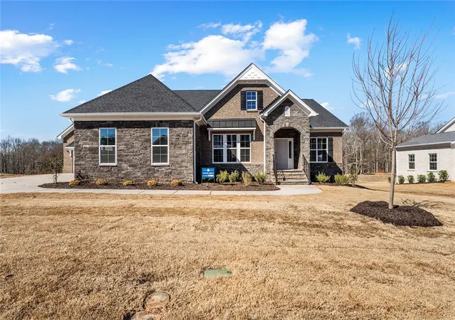 Homes for sale in Easley, SC | 204 Chandler Ct, Easley, SC 29642 | MLS# 20301028