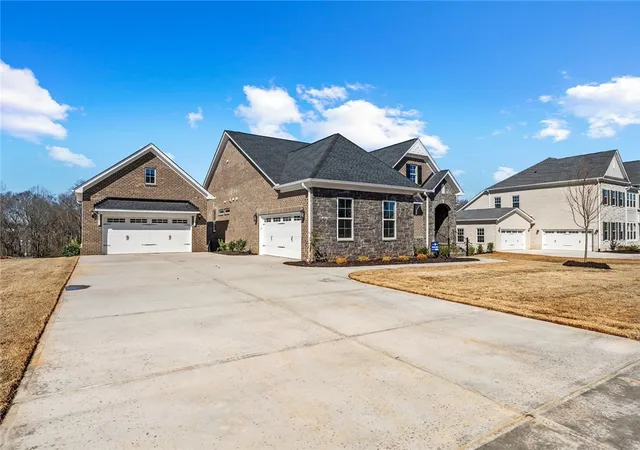 Homes for sale in Easley, SC | 204 Chandler Ct, Easley, SC 29642 | MLS# 20301028