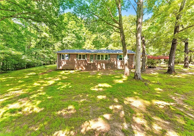 Photo 2 of Single family home for sale at 200 Pisgah Dr, Anderson, SC 29624 | MLS# 20301009 | Listing updated on 2026-06-22