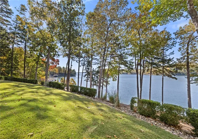 Homes for sale in Sunset, SC | 208 Deep Cove Pt, Sunset, SC 29685 | MLS# 20301016