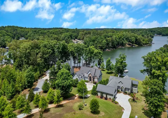 Photo 2 of Single family home for sale at 114 Clearview Dr, Abbeville, SC 29620 | MLS# 20301104 | Listing updated on 2026-05-16