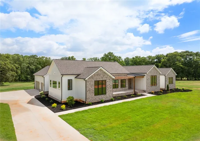 Photo 2 of Single family home for sale at 774 Garrison Rd, Pelzer, SC 29669 | MLS# 20301150 | Listing updated on 2026-09-19