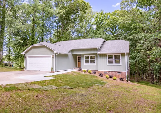2nd image of 201 Shore Dr, Anderson, SC 29625 | MLS# 20301046