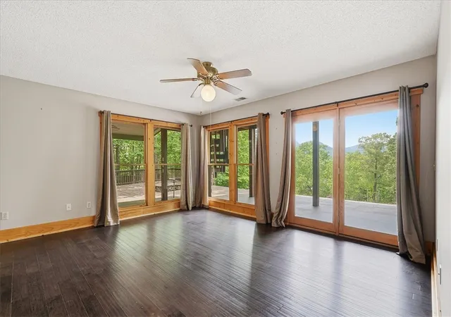 Photo 4 of Single family home for sale at 100 Brittany Way, Pickens, SC 29671 | MLS# 20301129 | Listing updated on 2026-07-18