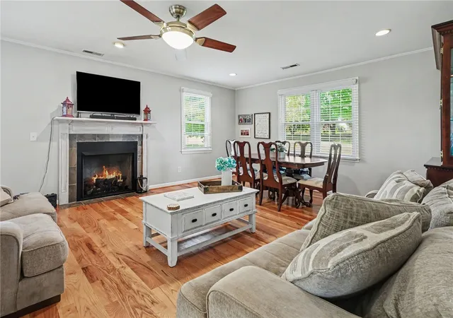 Photo 2 of Single family home for sale at 200 Bentwood Rd, Piedmont, SC 29673 | MLS# 20301223 | Listing updated on 2026-09-19