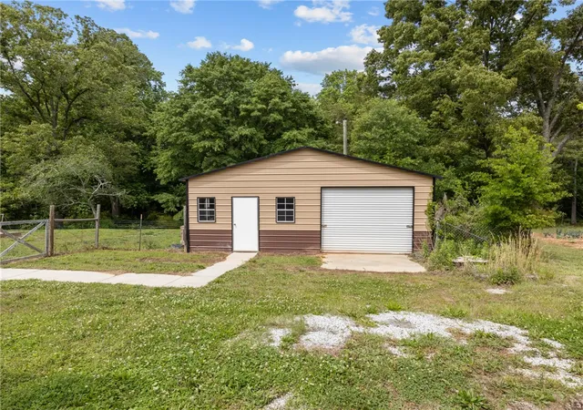 31st image of 263 Flat Rock Rd, Liberty, SC 29657 | MLS# 20301235