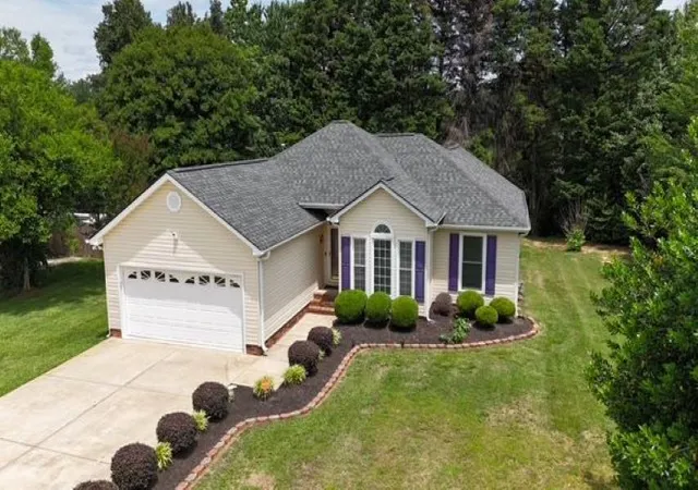 Homes for sale in Simpsonville, SC | 2 Tearose Ln, Simpsonville, SC 29681 | MLS# 20301247