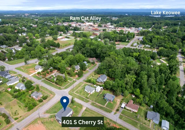 37th image of 401 S Cherry St, Seneca, SC 29678 | MLS# 20301236