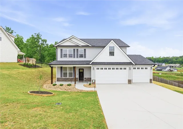 Photo 1 of Single family home for sale at 114 Inlet Pointe Dr, Anderson, SC 29625 | MLS# 20301330 | Listing updated on 2026-08-27
