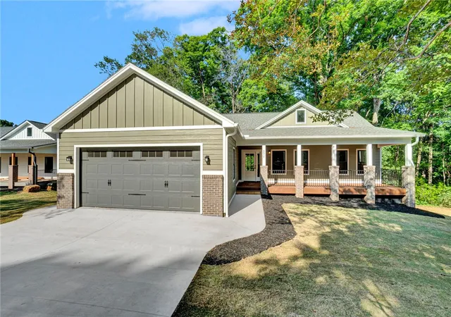 1st image of 892 Crenshaw St, Pendleton, SC 29670 | MLS# 20301392