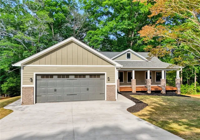 2nd image of 892 Crenshaw St, Pendleton, SC 29670 | MLS# 20301392
