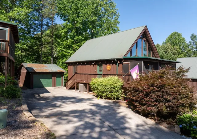 Photo 1 of Single family home for sale at 125 Briar Ct, Seneca, SC 29672 | MLS# 20301412 | Listing updated on 2026-06-25