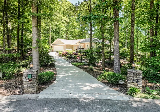 1st image of 209 Berwick Ct, Seneca, SC 29672 | MLS# 20301193