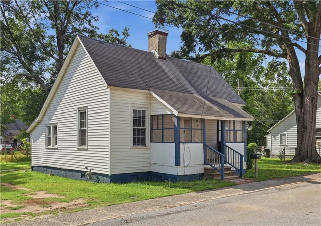 Photo 3 of Single family home for sale at 19 Geer St, Belton, SC 29627 | MLS# 20301498 | Listing updated on 2026-10-08