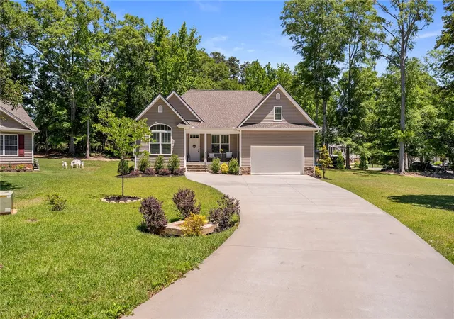 Photo 2 of Single family home for sale at 502 Canebrake Dr, Anderson, SC 29621 | MLS# 20301539 | Listing updated on 2026-10-18