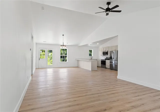 Photo 3 of Single family home for sale at 106 Duck Pond Ct, Greenville, SC 29611 | MLS# 20301570 | Listing updated on 2026-09-08