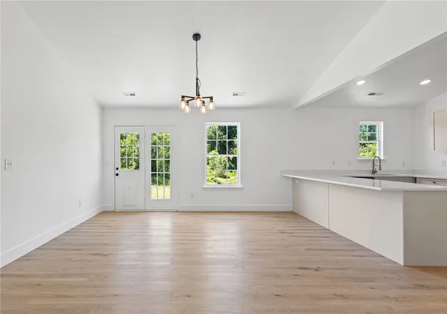 Photo 4 of Single family home for sale at 106 Duck Pond Ct, Greenville, SC 29611 | MLS# 20301570 | Listing updated on 2026-09-08
