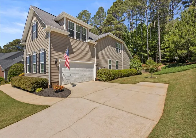 Photo 2 of Single family home for sale at 122 Armistead Ln, Easley, SC 29642 | MLS# 20301537 | Listing updated on 2026-10-10