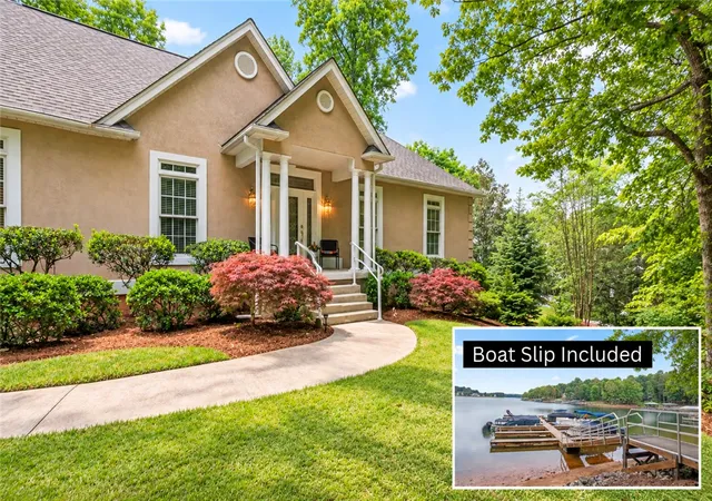 Photo 1 of Single family home for sale at 123 Grand Summit Dr, Seneca, SC 29672 | MLS# 20301609 | Listing updated on 2026-10-15