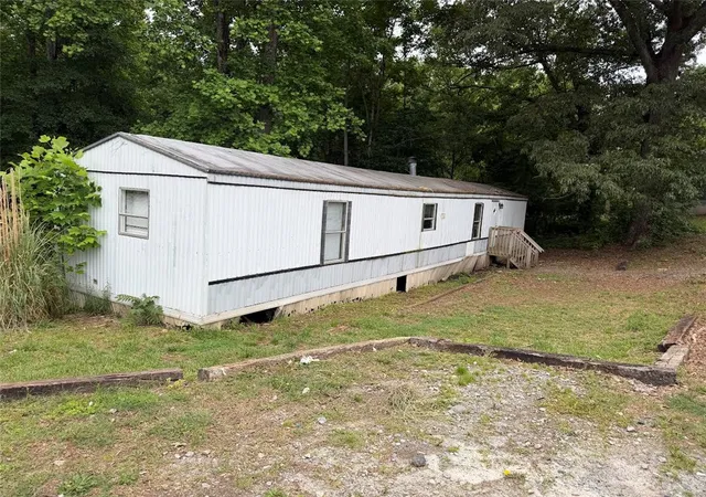 2nd image of 111 Camp Creek Rd, Central, SC 29630