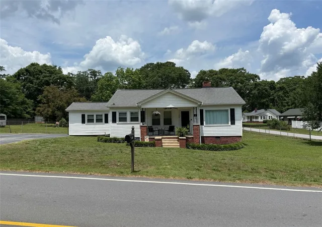 Homes for sale in Belton, SC | 710 Oneal St, Belton, SC 29627 | MLS# 20301735