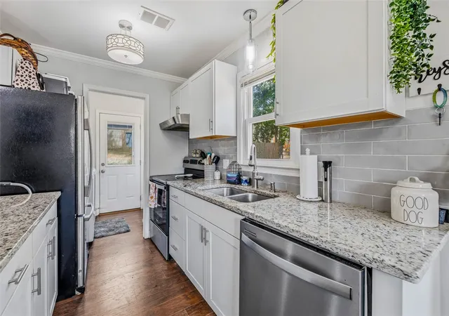 Photo 2 of Single family home for sale at 135 Ashdown Dr, Simpsonville, SC 29680 | MLS# 20301753 | Listing updated on 2026-08-04
